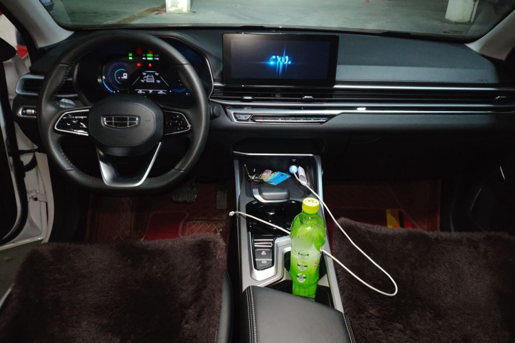 吉利汽车 帝豪 2024款 第4代 1.8L DHT醇净版中控内饰12