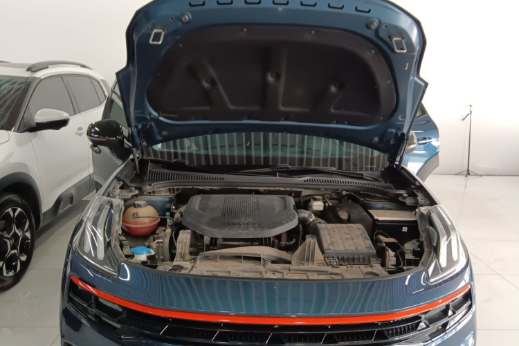 领克06 2020款 1.5T 耀Halo机舱底盘24