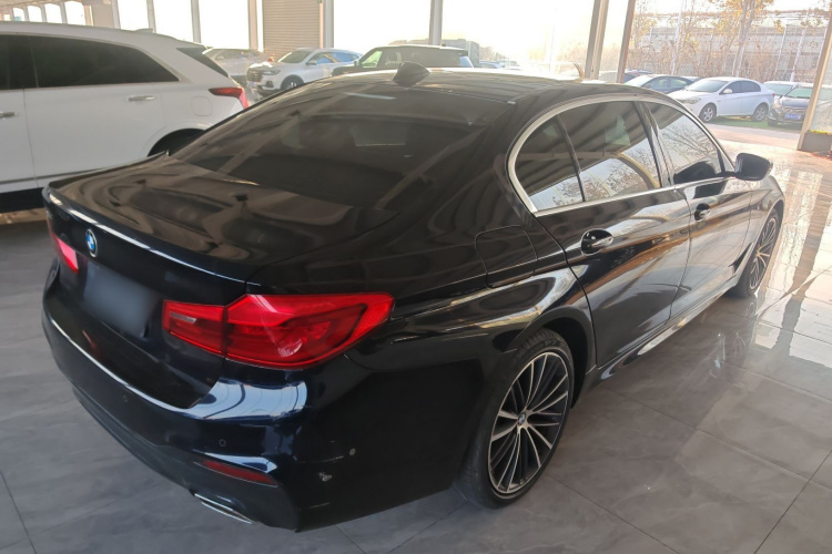 宝马5系 2020款 530Li xDrive M运动套装车身外观6005