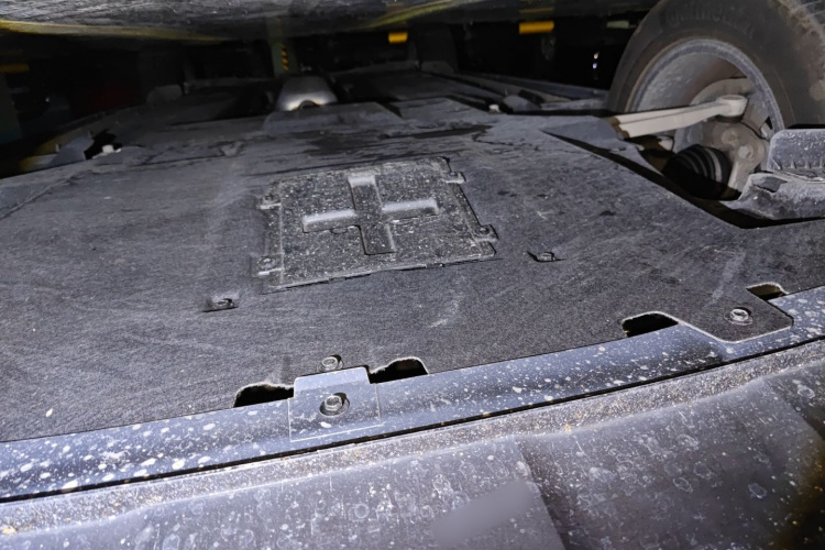 红旗HS5 2023款 2.0T 旗享Pro版局部细节9008