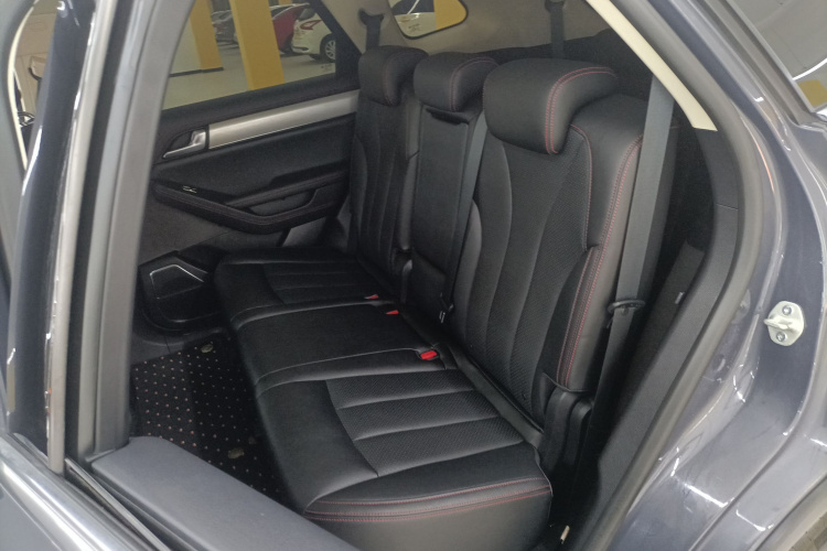 比亚迪 唐新能源 2018款 DM 2.0T 全时四驱智联创睿型 7座 国V中控内饰7004