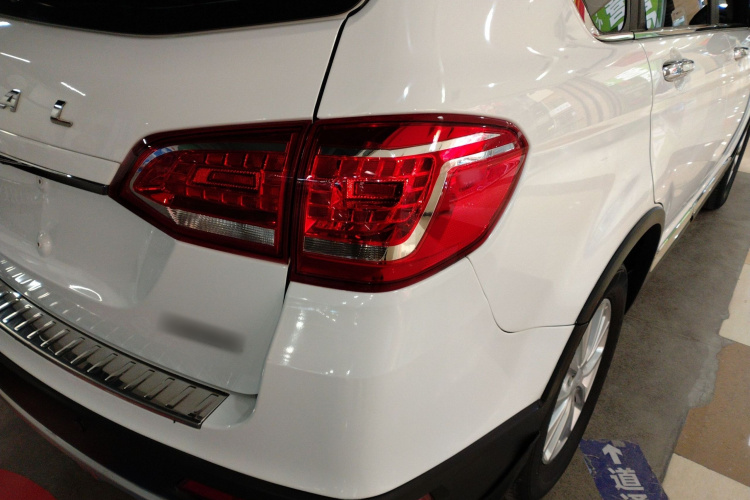 哈弗H6 2019款 运动版 1.5T 手动两驱精英型 国VI车身外观9