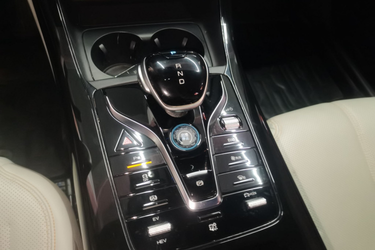 比亚迪 秦PLUS 2023款 冠军版 DM-i 55KM领先型局部细节18