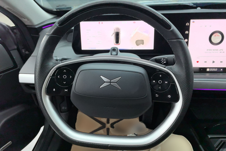 小鹏P7 2021款 480N中控内饰13