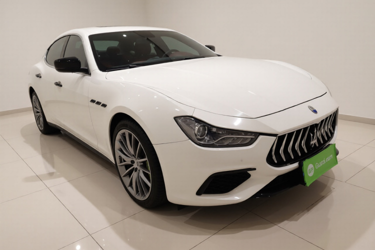 玛莎拉蒂 Ghibli 2018款 改款 3.0T 标准版车身外观3