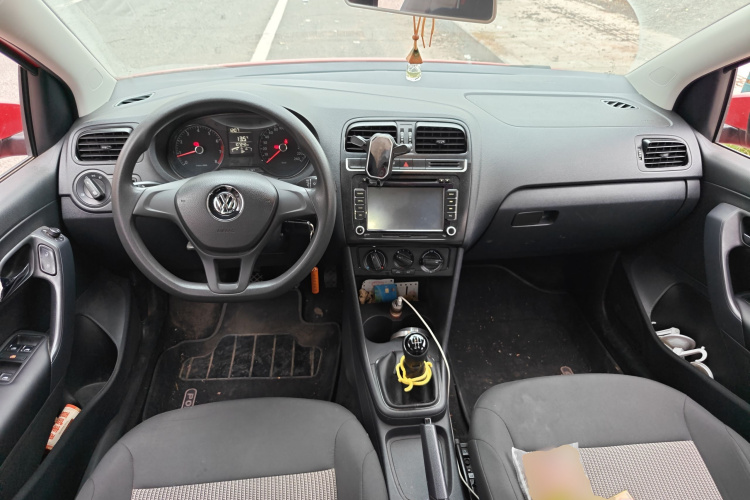 大众 Polo 2014款 1.4L 手动风尚版中控内饰12