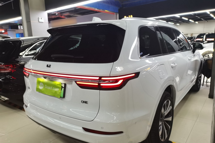 理想汽车 理想ONE 2021款 增程6座版车身外观7