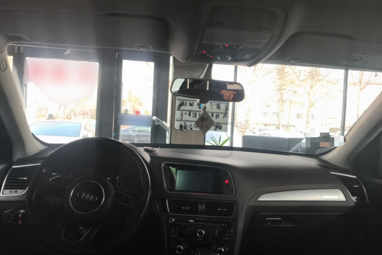 奥迪Q5 2016款 40 TFSI 技术型中控内饰12