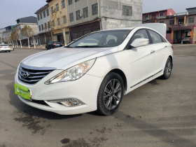 现代 索纳塔 2015款 经典 2.0L 自动豪华版