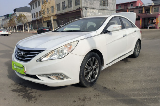 现代 索纳塔 2015款 经典 2.0L 自动豪华版