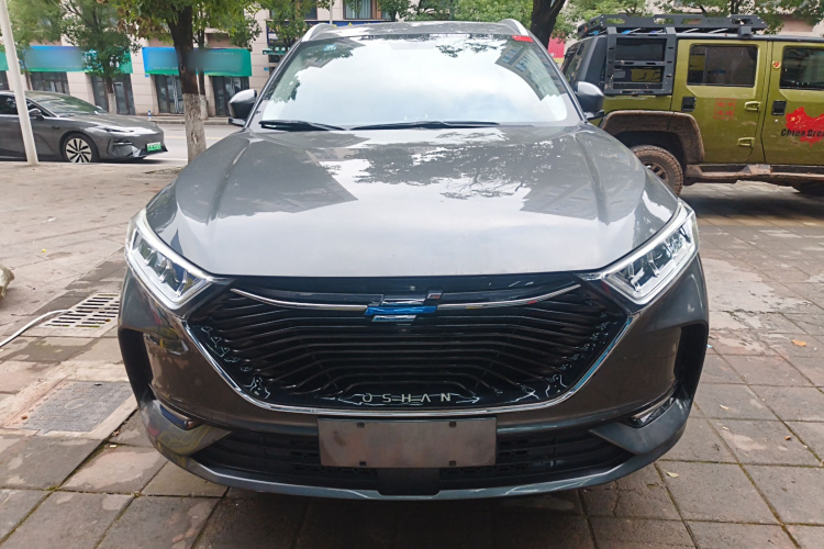 长安欧尚X7 2020款 1.5T 自动尊享型车身外观2