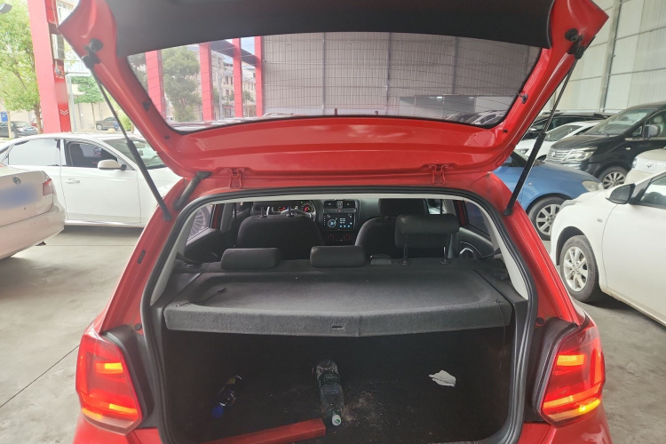 大众 Polo 2016款 1.4L 自动风尚型机舱底盘23