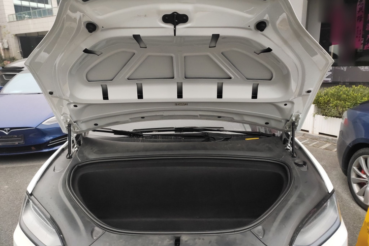 特斯拉 Model X 2019款 长续航版机舱底盘24