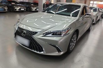 雷克萨斯ES 2023款 200 卓越版