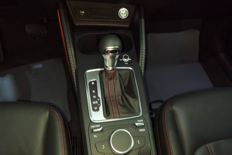 奥迪Q2L 2023款 35TFSI 进取动感型局部细节18