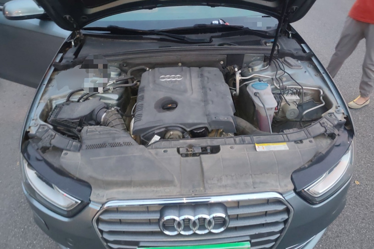 奥迪A4L 2013款 35 TFSI 自动标准型局部细节24