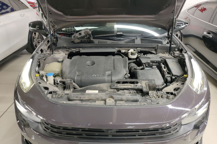 领克02 2019款 高能版 2.0T 自动两驱耀Pro版 国VI机舱底盘24