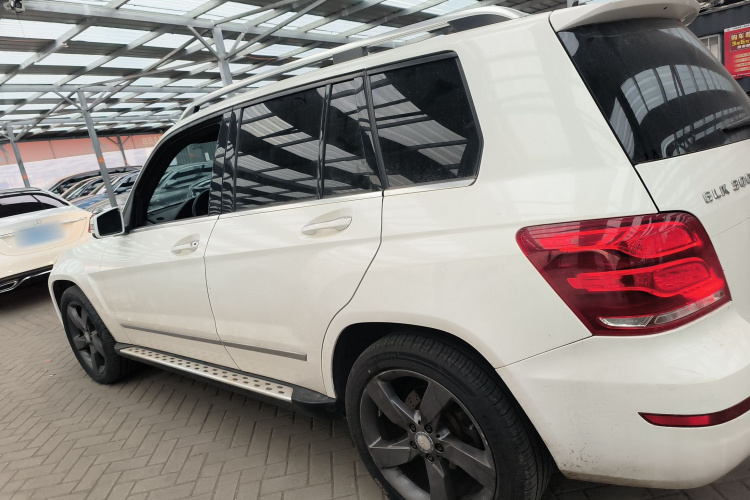 奔驰GLK级 2013款 改款 GLK 300 4MATIC 时尚型车身外观4