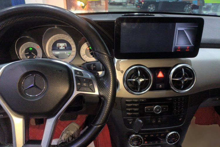 奔驰GLK级 2015款 GLK 300 4MATIC 时尚型 极致版中控内饰12