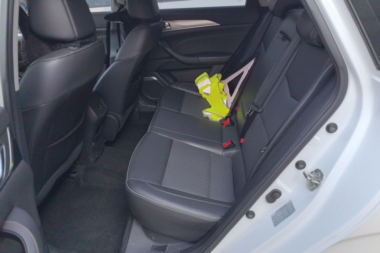 长安 逸动 2019款 高能版 1.6L GDI 手动先锋型 国VI中控内饰7004