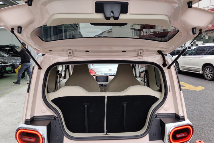 五菱汽车 宏光MINIEV 2024款 第三代 215km 进阶版机舱底盘23