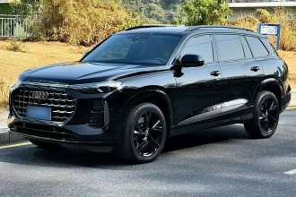 奥迪Q6 2024款 45 TFSI quattro 黑武士版 7座