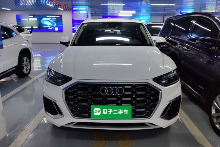 奥迪Q5L 2022款 45T 豪华动感型车身外观2
