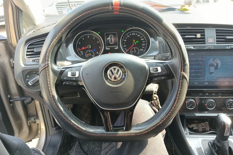 大众 高尔夫 2018款 1.6L 自动舒适型中控内饰13