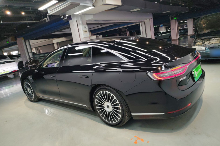 鸿蒙智行 享界S9 2025款 增程 Ultra车身外观4