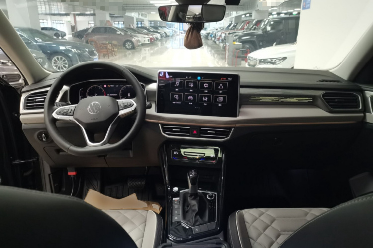 大众 探岳 2023款 330TSI 两驱R-Line高能版中控内饰12