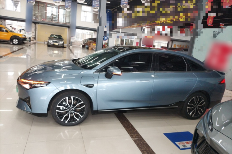 小鹏P5 2022款 460E+车身外观4