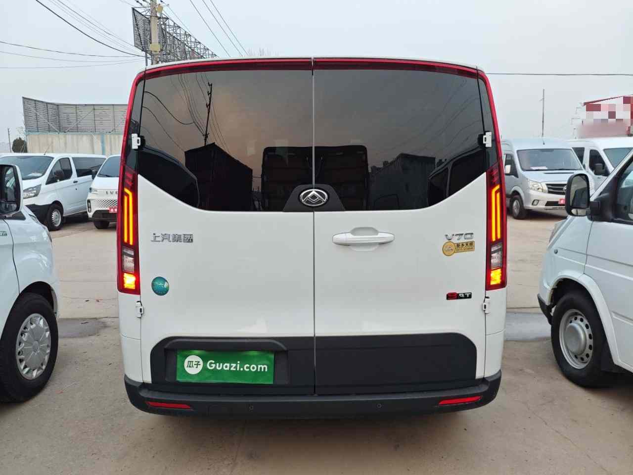 上汽大通MAXUS 新途V70 2023款 2.0T 精英版 自动长轴低顶 6/7座(5)