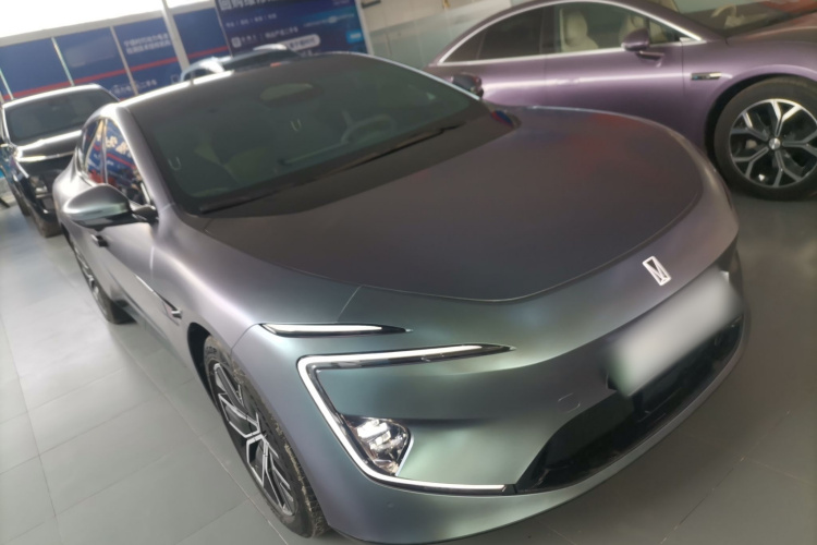 阿维塔12 2024款 700 三激光后驱奢享版车身外观6002