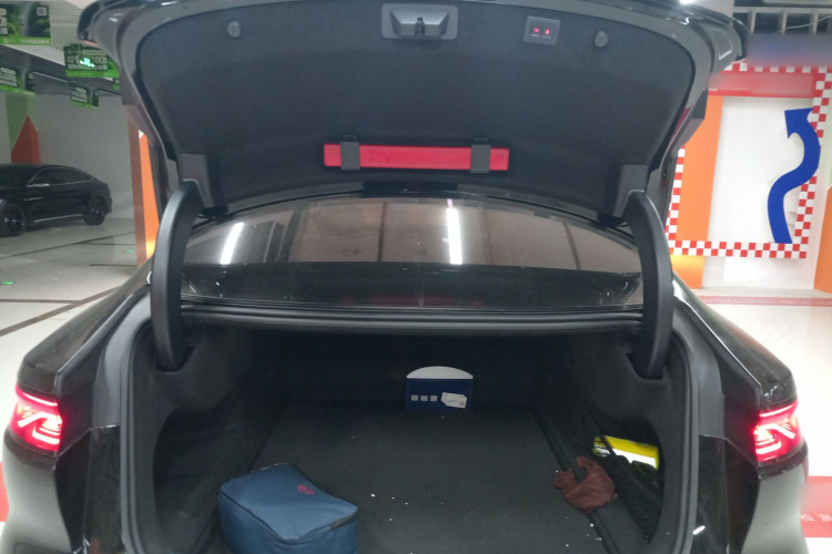 比亚迪 汉 2024款 DM-i 荣耀版 121KM 尊贵型局部细节23