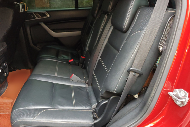 福特 撼路者 2017款 2.0T 汽油自动四驱豪华版 5座中控内饰21