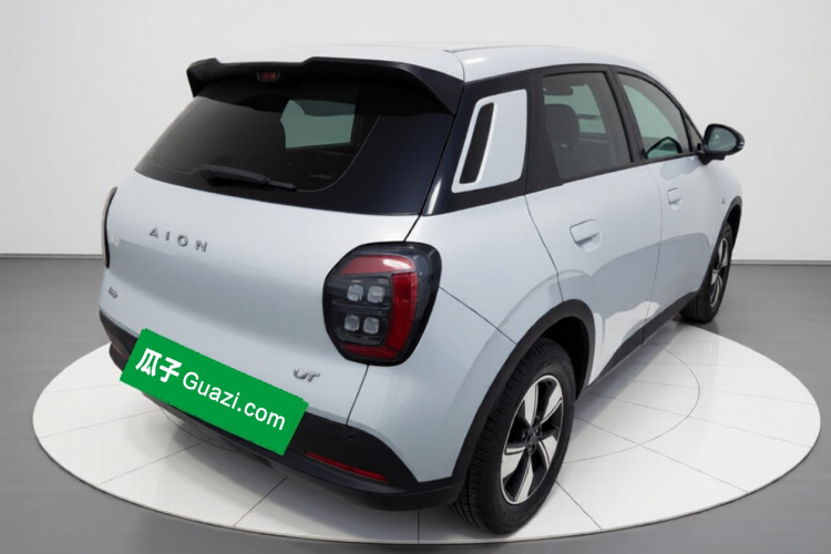埃安 AION UT 2025款 420智豪版车身外观7