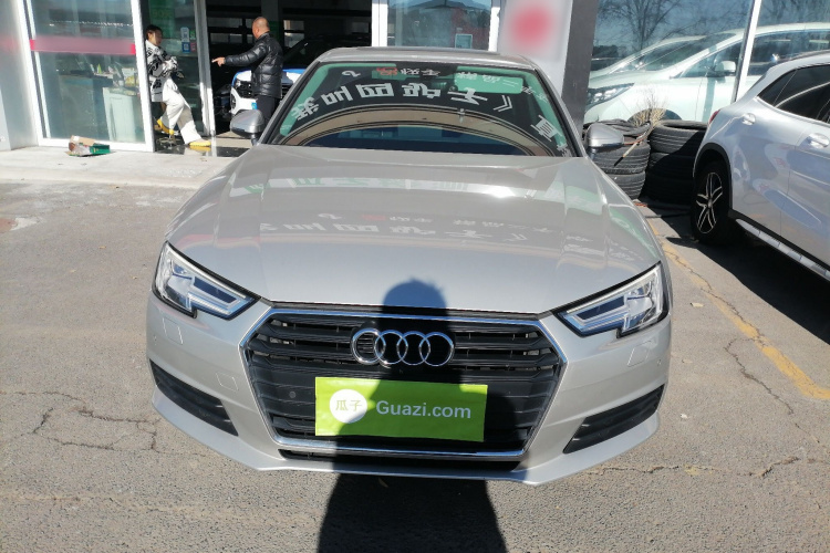 奥迪A4L 2017款 40 TFSI 时尚型车身外观2