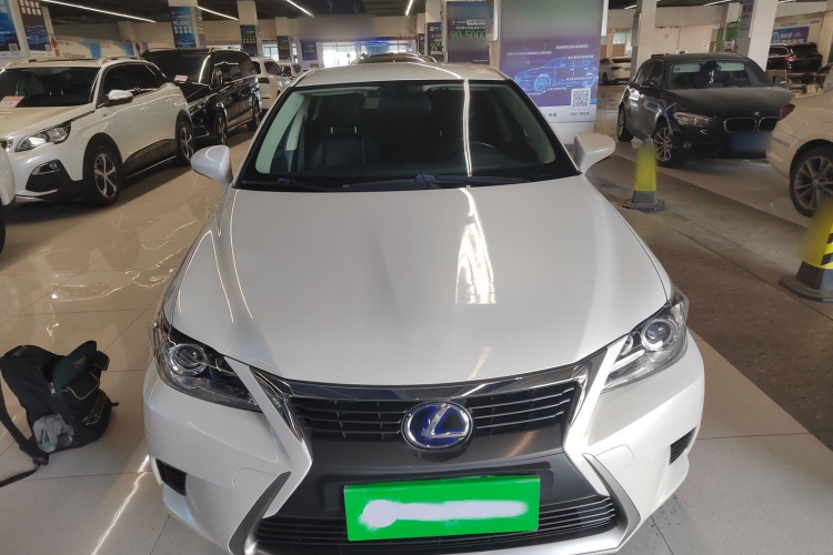 雷克萨斯CT 2014款 CT200h 精英版 单色车身外观2