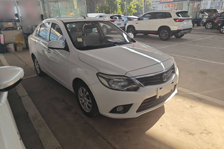 长安 悦翔V3 2015款 1.4L 手动美满型 国V车身外观3