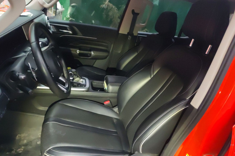 坦克300 2021款 越野版 2.0T 征服者中控内饰19