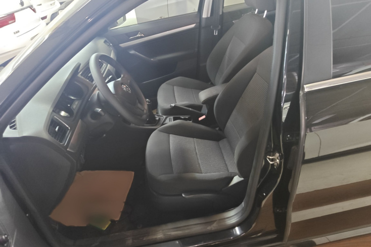 大众 朗逸 2015款 1.6L 手动风尚版局部细节19