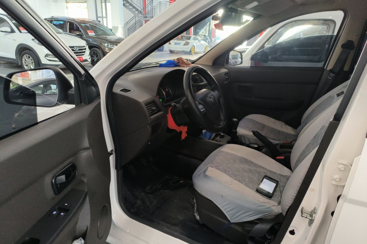 五菱汽车 五菱宏光 2015款 1.2L S 基本型国V中控内饰20