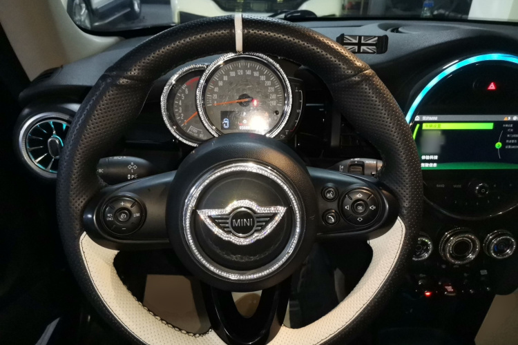 MINI 2019款 1.5T COOPER 经典派局部细节13