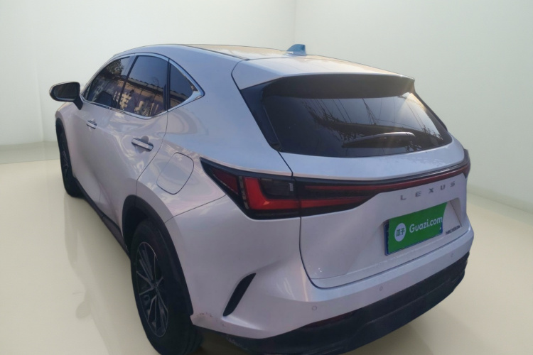 雷克萨斯NX 2023款 350h 前驱 创悦版车身外观5