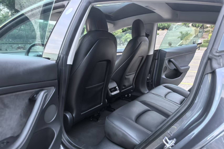 特斯拉 Model 3 2021款 标准续航后驱升级版中控内饰7002