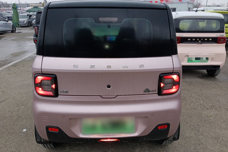 吉利银河 2023款 熊猫mini 200km 灵动熊车身外观6