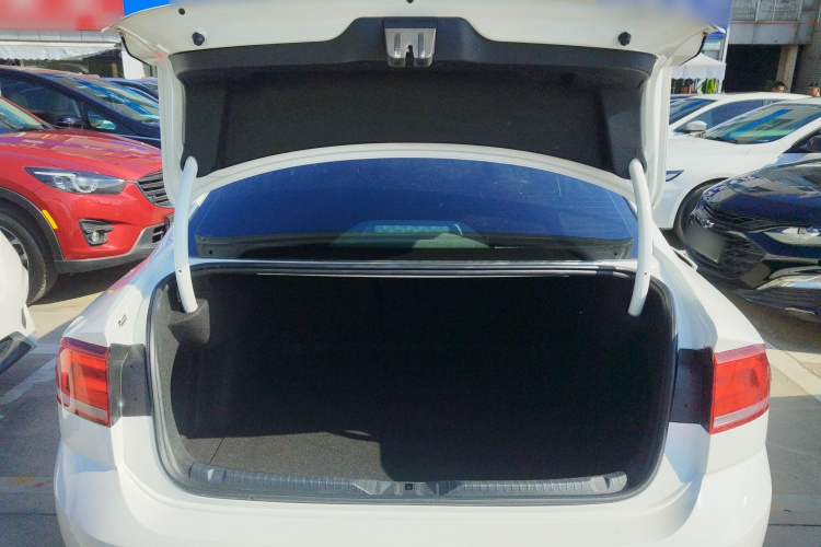 大众 凌渡 2015款 330TSI DSG舒适版机舱底盘23