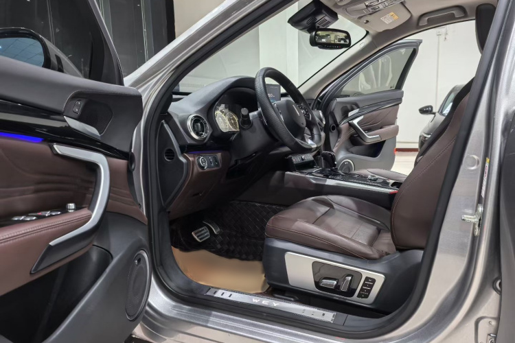 魏牌 VV7 2017款 2.0T 旗舰型中控内饰7002