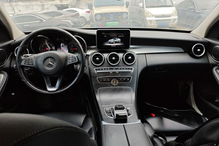 奔驰C级 2018款 C 200 L 运动版中控内饰7002