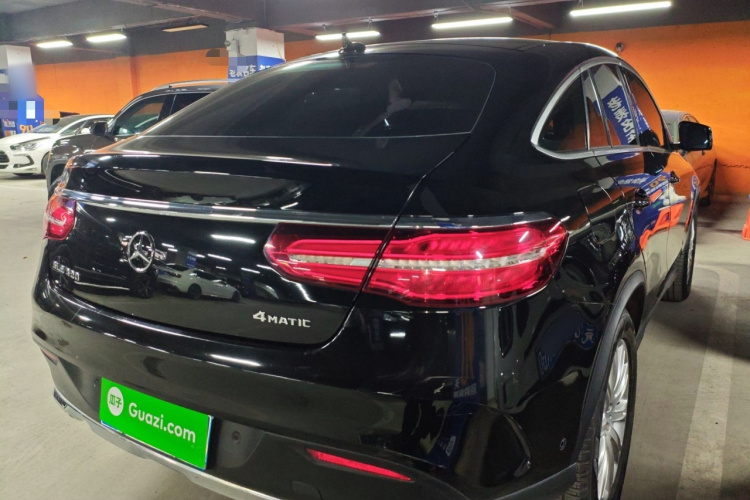 奔驰GLE轿跑 2018款 GLE 320 4MATIC 轿跑SUV车身外观7